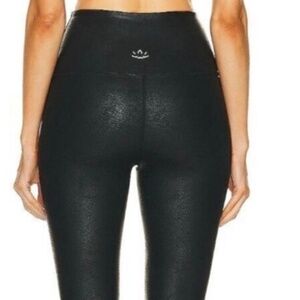 Beyond Yoga Leatherette High Waisted Midi Leggings Black Leatherette Foil NWT M